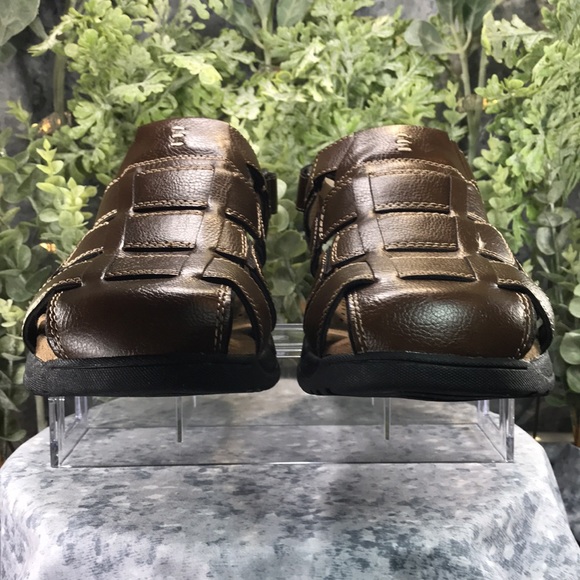 St. John’s Bay Coast Brown Fisherman Velcro Sandals Men’s 12M ☀️Brand NEW☀️ - Picture 3 of 13